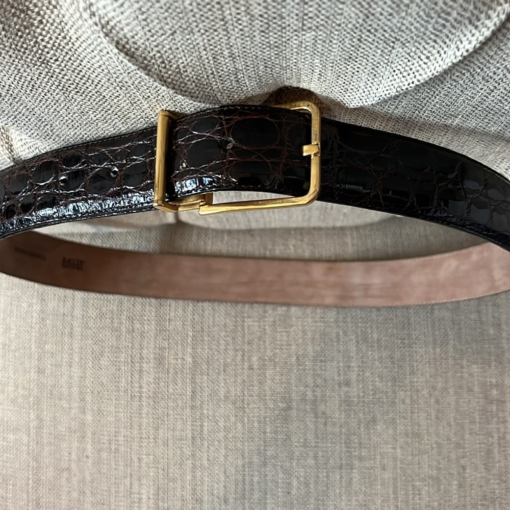 Men’s dark brown Bally alligator leather size 32 belt